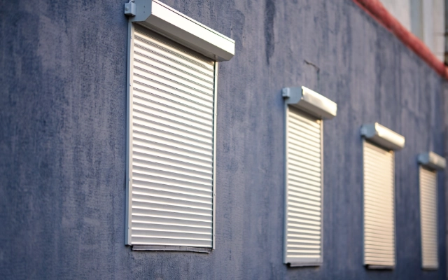 Visita nuestra sección de persianas para exterior de tipo europeas